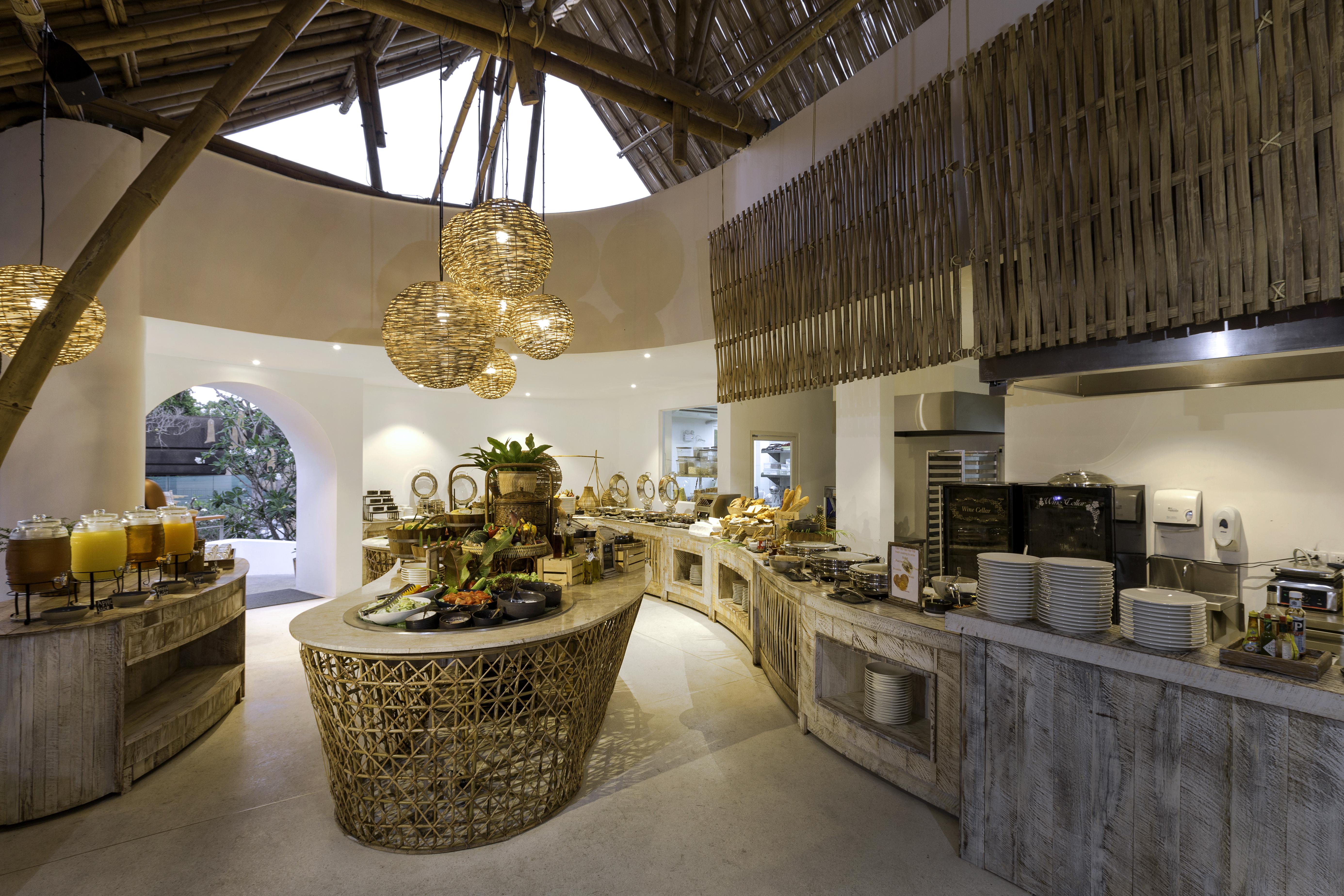 Eden Beach Khaolak Resort And Spa A Lopesan Collection Hotel - Sha Extra Plus Khao Lak Luaran gambar The kitchen at the restaurant